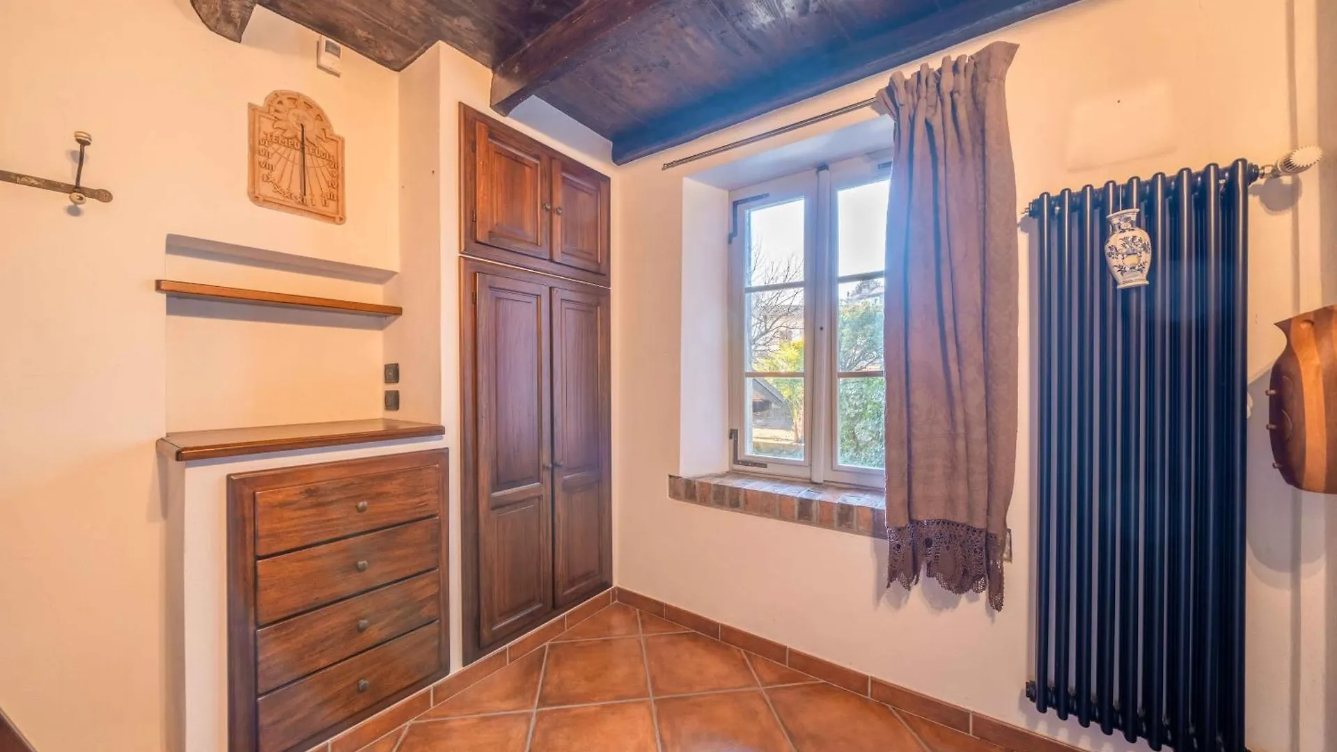 Cozy Lake Escape Germignaga Apartment