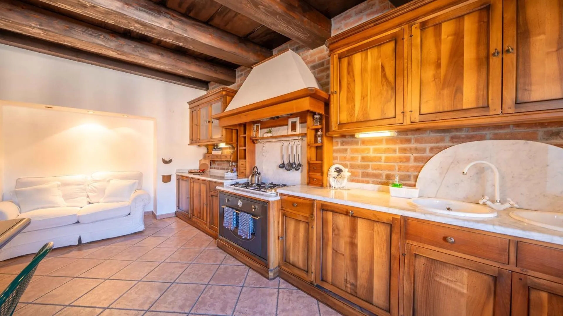 Cozy Lake Escape Germignaga Apartment